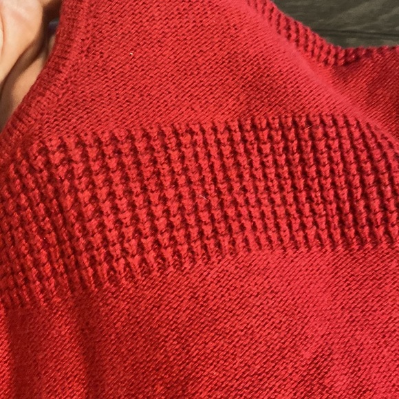 Banana Republic Factory crew neck sweater. Size L. Red patterned striped. - Picture 14 of 16